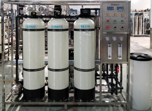 Sistema de purificação de água por osmosis reversa 1000LPH para a indústria ambiental com membrana e bomba.