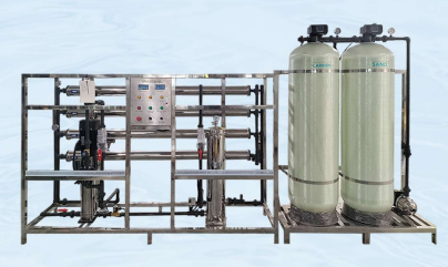Sistema RO padrão compacto e eficiente de 2000 LPH para purificação confiável de água